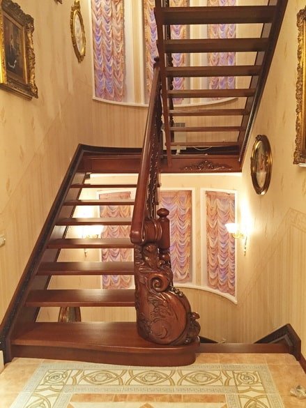 Лестница 64